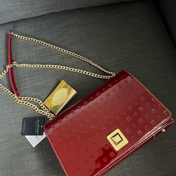 NWT ARCADIA PATENT LEATHER CROSSBODY SHOULDER BAG PURSE - Picture 11 of 11